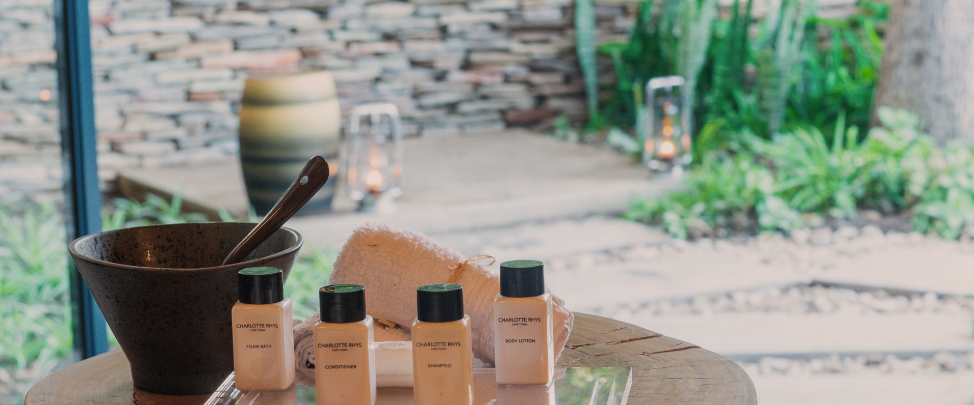 Indulge in romantic amenities at The Ivory Presidential Suite Sabi Sabi. Indulge in romantic amenities at The Ivory Presidential Suite Sabi Sabi.