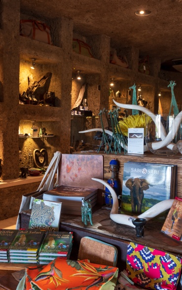 Discover regional treasures at Earth Lodge's curated curio boutiques, reflecting local artistry. Discover regional treasures at Earth Lodge's curated curio boutiques, reflecting local artistry.